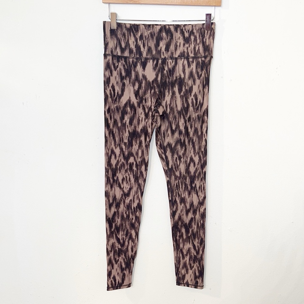 Gap fit studio sky high power you patterned brown leggings